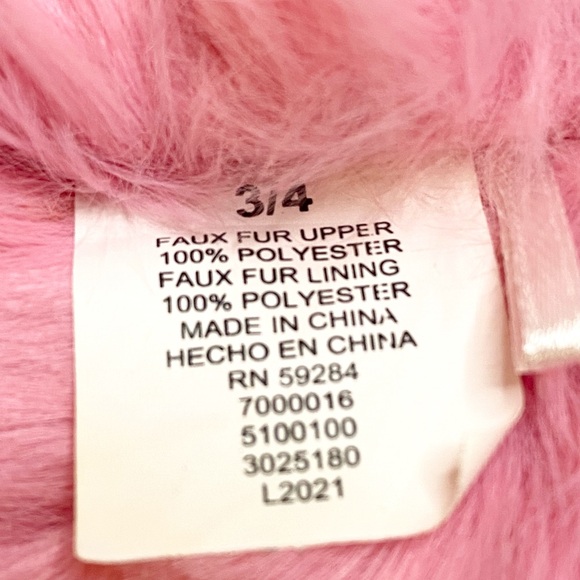 Pink Fuzzy Slide Slippers | Cozy Faux Fur Lounge Sandals - Picture 4 of 4